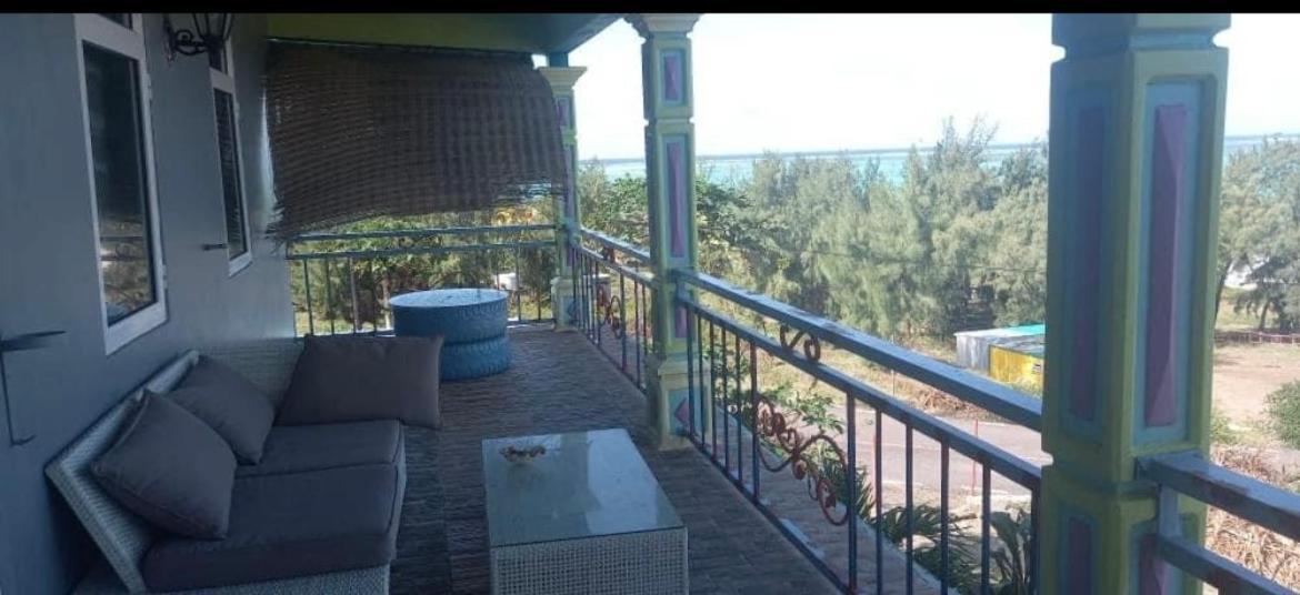 Tilapasse Resto & Guest House Port South East Ngoại thất bức ảnh