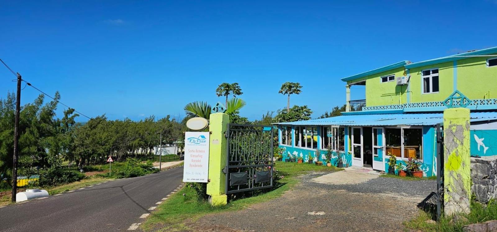 Tilapasse Resto & Guest House Port South East Ngoại thất bức ảnh