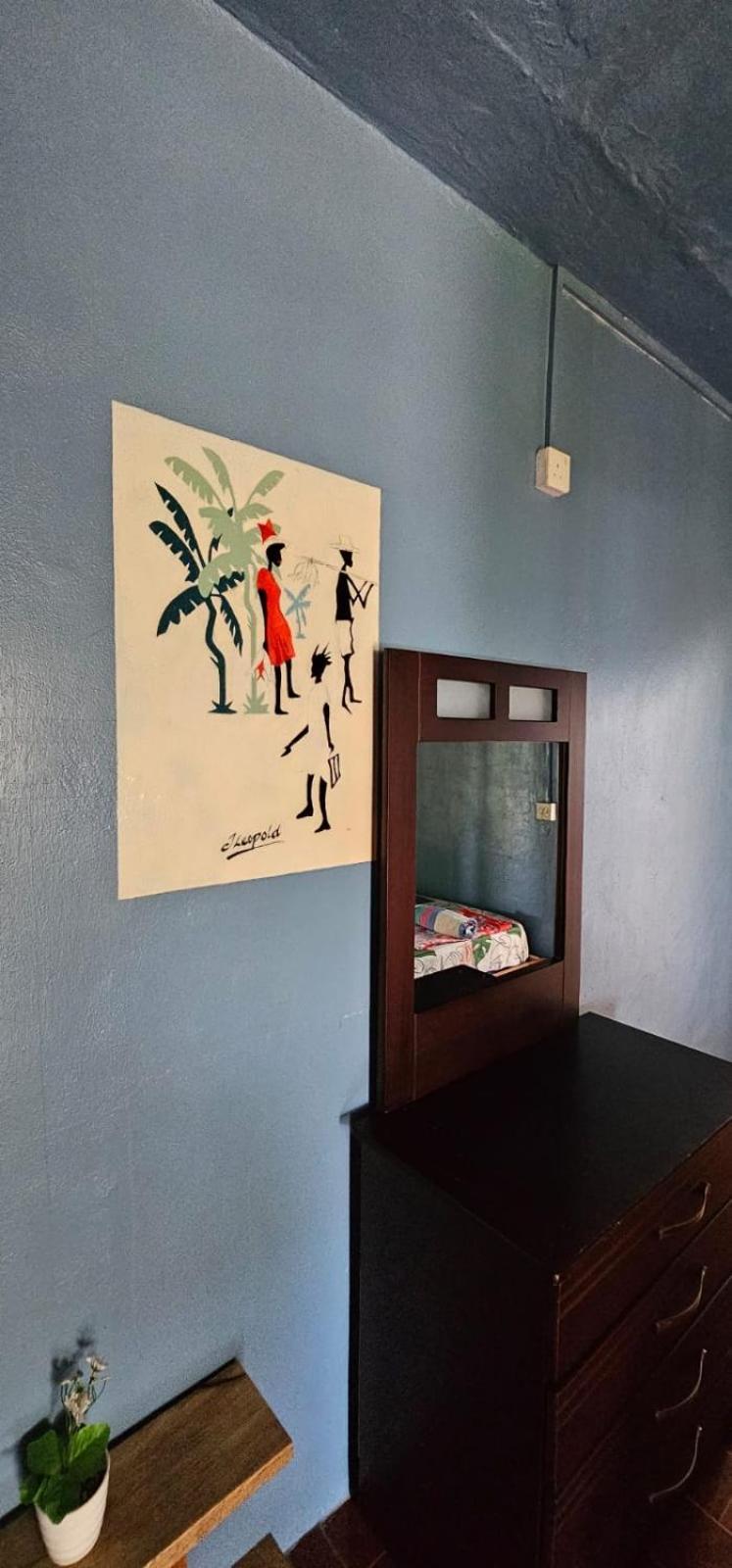 Tilapasse Resto & Guest House Port South East Ngoại thất bức ảnh